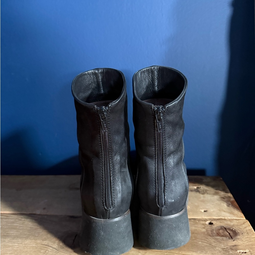 Lofina Black Women's Ankle Boots - Picture 3 of 6